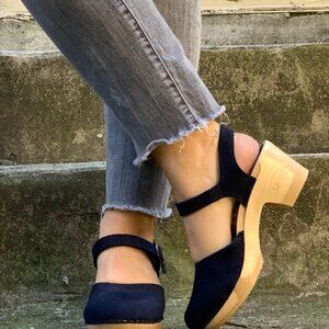 Stylish Black Mules with Wooden Heel